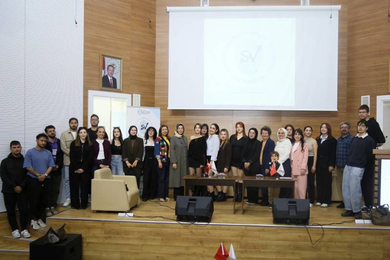 Deneyimler Konuşuyor:Cam Tavanın Ötesinde Söyleşisi